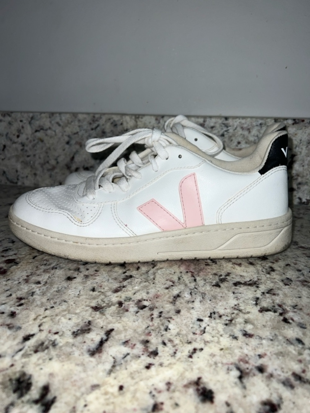 VEJA V-10 Bastille CWL Sneakers - White, Petal & Black 8 - Picture 3 of 9